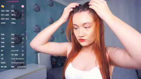 Snapshot of danettecastlen chatting on December 2025 07:07:01 PM Astrid online show from December 2025 07:07:01 PM