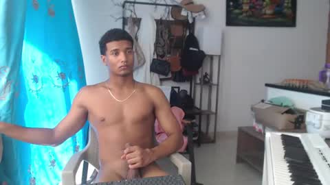 Snapshot of dani_brown19 chatting on June 2026 01:50:01 PM dani_brown19 online show from June 2026 01:50:01 PM