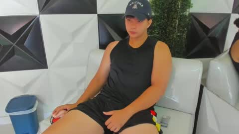 dani_cumboy online show from November 2025 01:32:02 PM