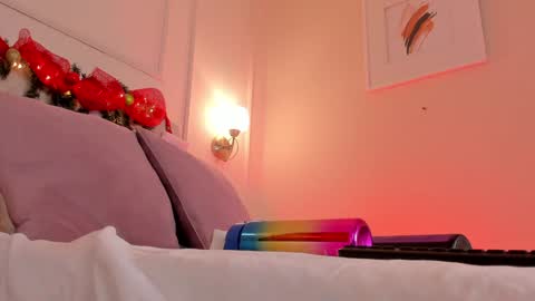 Snapshot of dani_skinny_ chatting on December 2024 02:47:02 PM Hi I am Dani online show from December 2024 02:47:02 PM