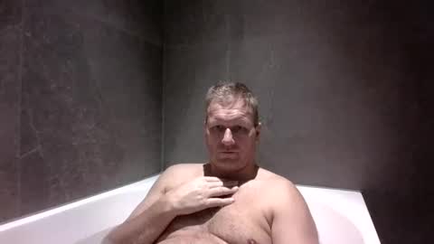 daniel0805 online show from December 2024 09:24:01 AM