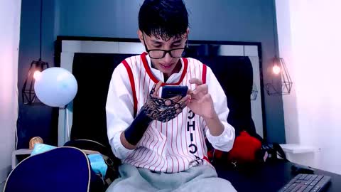 Daniel Delux  online show from November 2025 12:04:01 PM