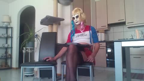 newcumer online show from February 2025 09:07:01 AM