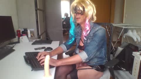 newcumer online show from February 2025 01:48:02 PM