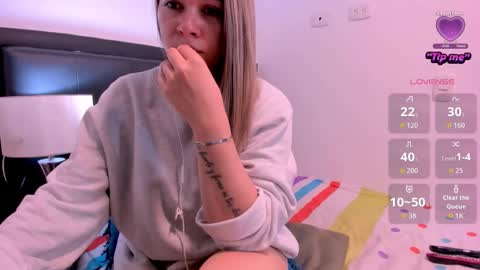 Snapshot of daniela_beauty chatting on November 2025 11:54:02 AM daniela online show from November 2025 11:54:02 AM