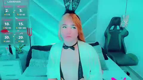 Snapshot of danielaadamss chatting on February 2025 05:05:01 AM Daniela online show from February 2025 05:05:01 AM