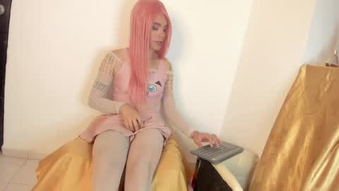 Snapshot of danielamay00 chatting on June 2026 09:14:01 AM danielamay00 online show from June 2026 09:14:01 AM