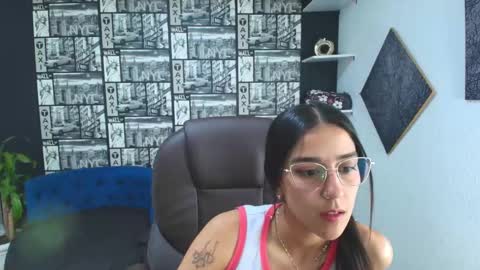 Snapshot of danielamonroe chatting on October 2025 07:11:02 PM danielamonroe online show from October 2025 07:11:02 PM