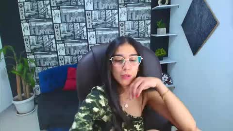 Snapshot of danielamonroe chatting on October 2025 08:40:02 PM danielamonroe online show from October 2025 08:40:02 PM