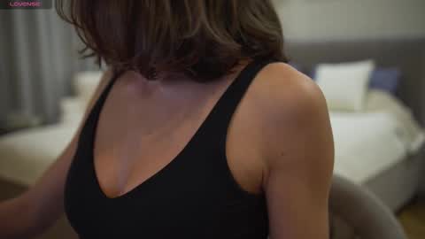 Danielle online show from September 2025 06:30:02 PM