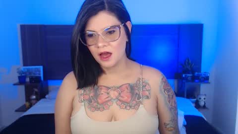 daniellerain online show from February 2025 07:41:02 PM