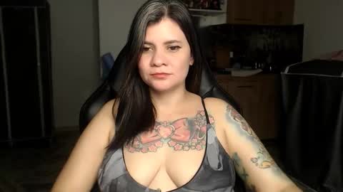 Snapshot of daniellerain chatting on February 2026 11:42:02 PM daniellerain online show from February 2026 11:42:02 PM