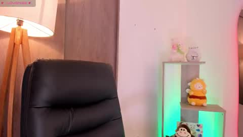 Danielle Rose online show from November 2025 10:53:02 PM