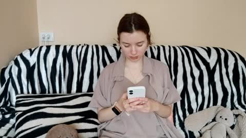 Snapshot of daniellevaulet chatting on April 2026 06:11:02 AM Mia online show from April 2026 06:11:02 AM