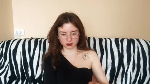 Snapshot of daniellevaulet chatting on April 2026 01:55:02 PM Mia online show from April 2026 01:55:02 PM