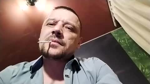 Snapshot of danielocool chatting on February 2025 06:20:02 PM DanieloCool online show from February 2025 06:20:02 PM