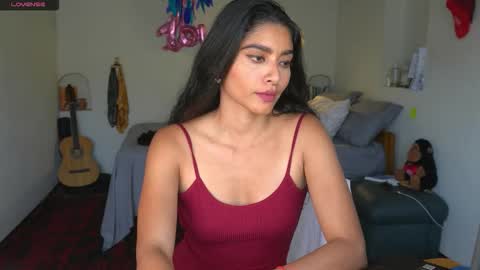 danalle .. online show from November 2025 09:48:01 PM