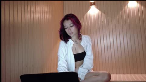 Snapshot of danikamoon chatting on December 2025 01:26:01 PM DanikaMoon online show from December 2025 01:26:01 PM