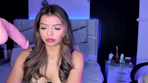 Snapshot of daniphoenixx chatting on February 2025 08:42:02 PM Dani Phonenix online show from February 2025 08:42:02 PM