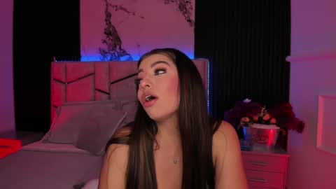 Snapshot of daniphoenixx chatting on November 2025 07:23:02 PM Dani Phonenix online show from November 2025 07:23:02 PM