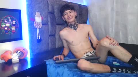 Snapshot of dann_brown chatting on December 2024 06:01:02 AM Dann Brown online show from December 2024 06:01:02 AM