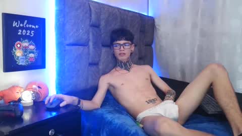 Snapshot of dann_brown chatting on January 2025 02:41:01 AM Dann Brown online show from January 2025 02:41:01 AM