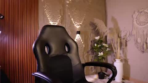 Dann saenz online show from July 2026 12:33:01 PM