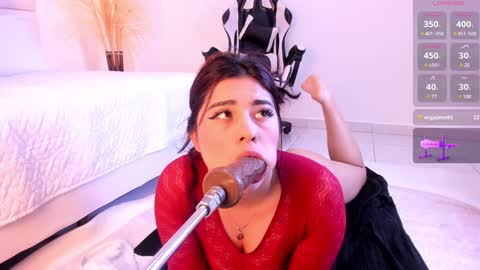 Snapshot of danna_adams1 chatting on February 2025 02:40:01 AM danna_adams1 online show from February 2025 02:40:01 AM