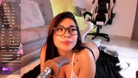 Snapshot of danna_adams1 chatting on March 2025 06:43:01 AM danna_adams1 online show from March 2025 06:43:01 AM