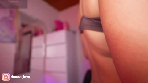 Danna Lovs online show from April 2026 10:13:01 AM