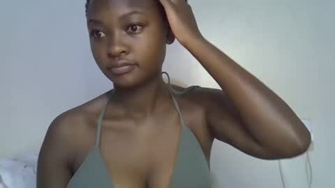 Snapshot of danna_miki chatting on December 2025 07:40:02 PM danna_miki online show from December 2025 07:40:02 PM