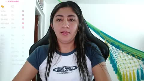 Danna online show from April 2026 07:52:01 PM