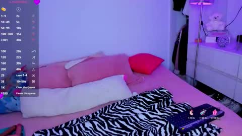 Danna Rhodes online show from November 2025 07:19:01 AM