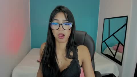 Danna online show from June 2026 03:32:02 PM