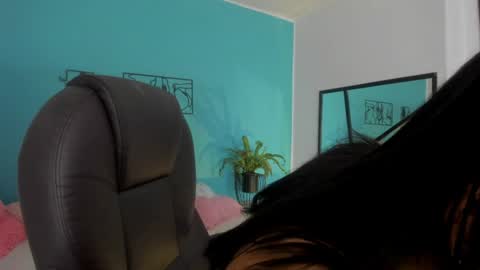 Danna online show from June 2026 02:05:01 PM