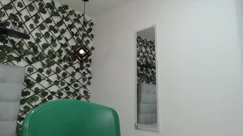 Snapshot of dannaberlin_0 chatting on March 2025 12:53:02 PM dannaberlin_0 online show from March 2025 12:53:02 PM