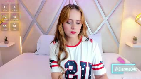 Danna  online show from December 2025 11:30:02 AM