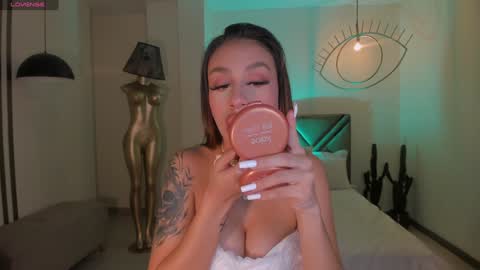 Snapshot of dannacruz_ chatting on December 2024 06:53:02 PM Danna Cruz online show from December 2024 06:53:02 PM