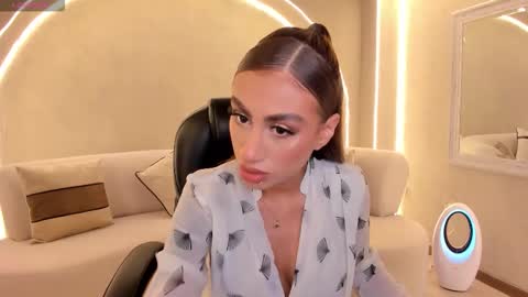 Snapshot of dannacruz_ chatting on September 2025 07:03:01 PM Danna Cruz online show from September 2025 07:03:01 PM