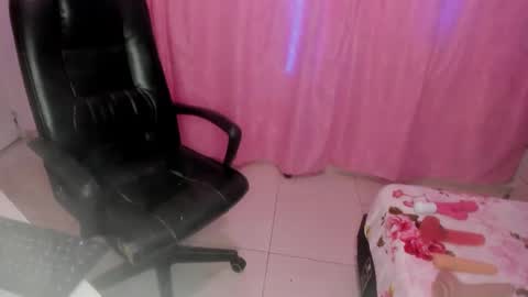 Snapshot of dannajeins chatting on November 2025 01:37:01 PM Danna Sofia jeins online show from November 2025 01:37:01 PM