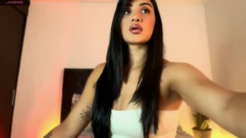 Snapshot of dannawells chatting on November 2025 01:59:01 AM Danna Wells online show from November 2025 01:59:01 AM