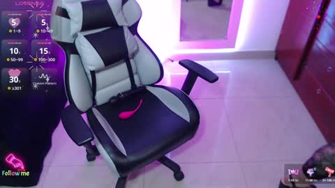 danna online show from December 2024 02:47:02 PM