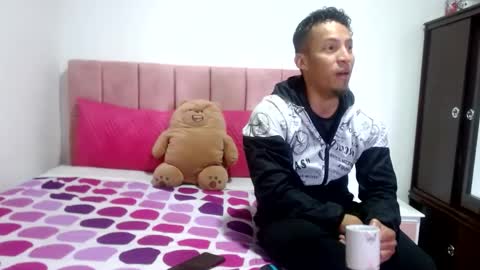 Snapshot of dannyhothot chatting on January 2025 08:28:01 PM danny and ruby online show from January 2025 08:28:01 PM