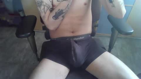 Snapshot of dannylbnz chatting on April 2026 05:08:02 PM Danny L. online show from April 2026 05:08:02 PM