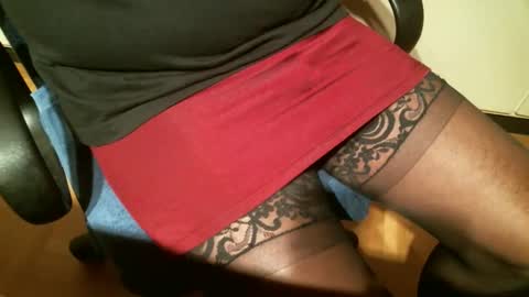 dansuit online show from December 2025 11:25:02 AM