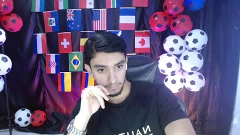 Snapshot of dante_18cm chatting on June 2026 01:17:01 AM Dante online show from June 2026 01:17:01 AM