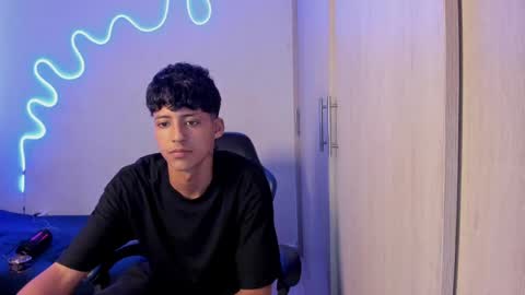 dante_martinez1 online show from April 2026 07:11:02 PM