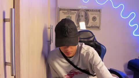 dante_martinez1 online show from April 2026 09:39:01 PM
