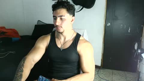 Dante Vicius online show from October 2025 10:41:02 PM