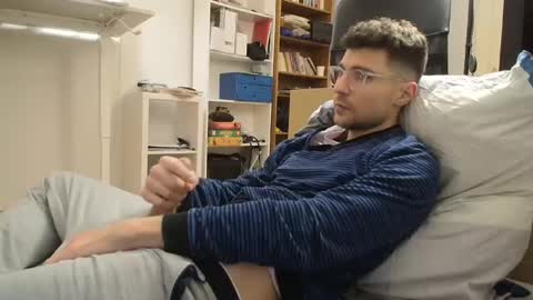 Snapshot of dantheman233 chatting on December 2024 09:17:01 PM Daniel online show from December 2024 09:17:01 PM